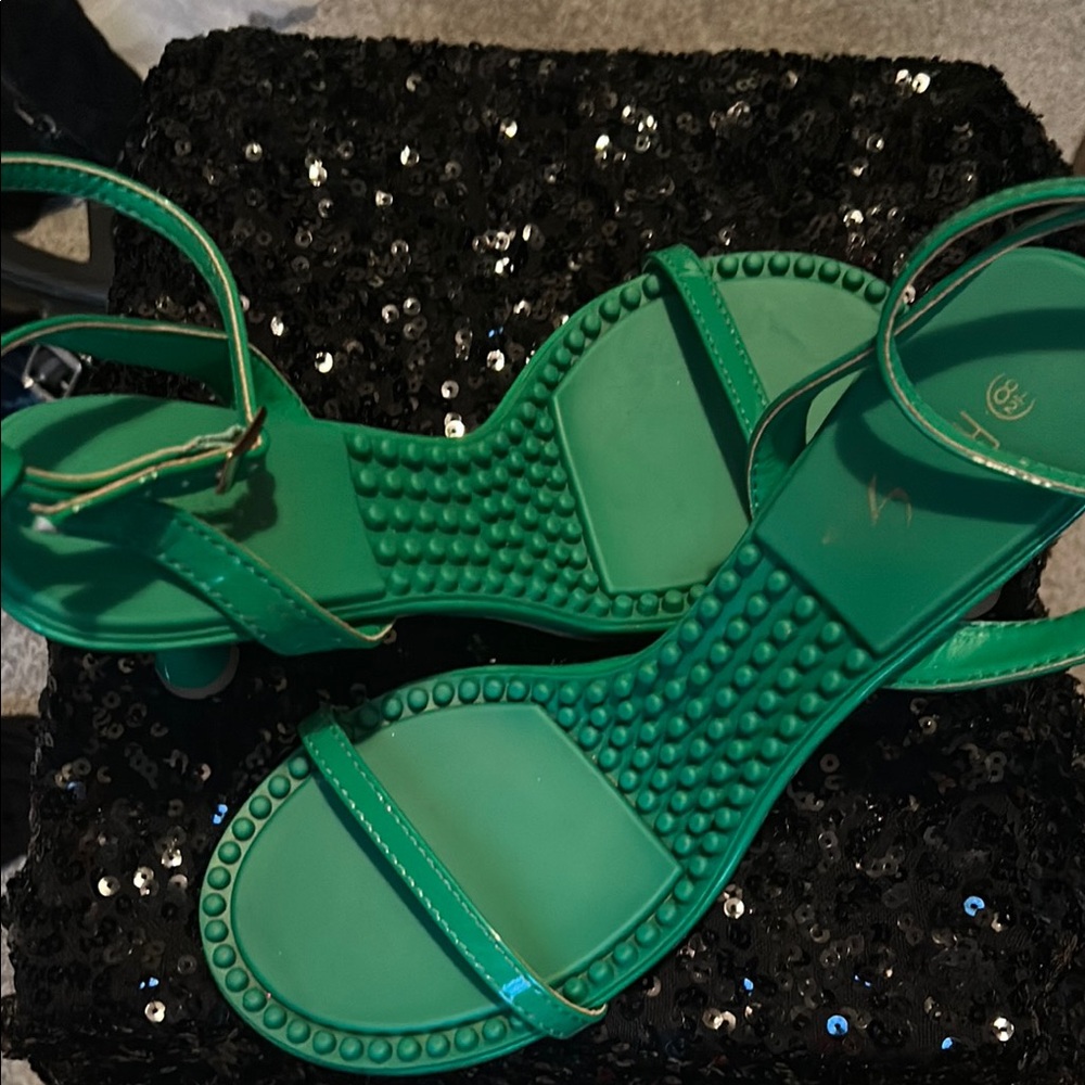 Rouge Green Heels